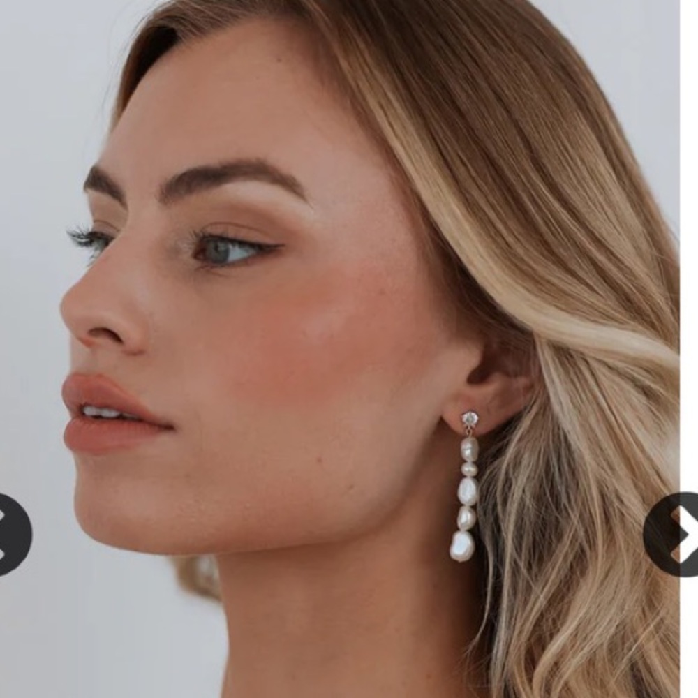 Untamed Petals Selena Pearl Drop Earrings